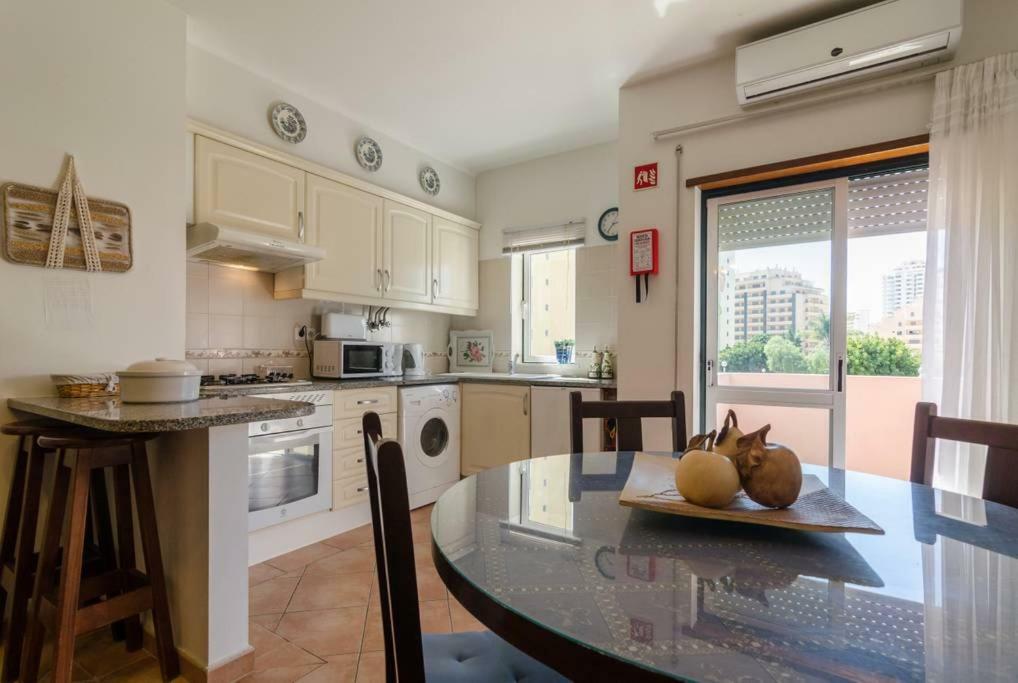 Praia Da Rocha, Algarve Sunny Apartment ปอร์ติเมา ภายนอก รูปภาพ
